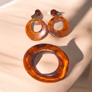 Bakelite Apple Juice Pin/Brooch & Earrings Vintage Geometric Oval Collectible